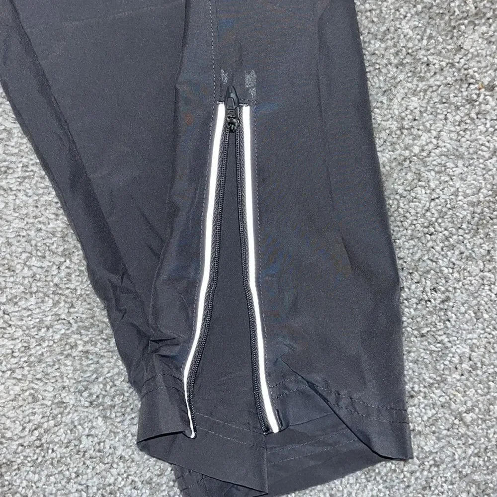 Gray w/pockets Under Armour Yoga running marathon gym workout pants zipper cuff
